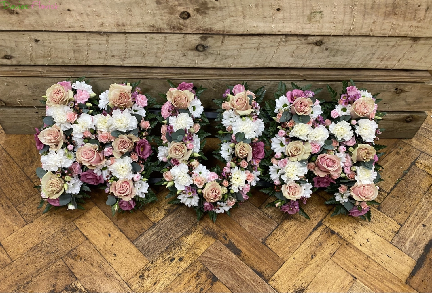 Mum in loose flowers