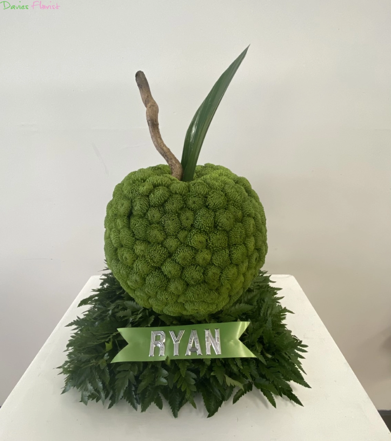 3d apple with name tribute