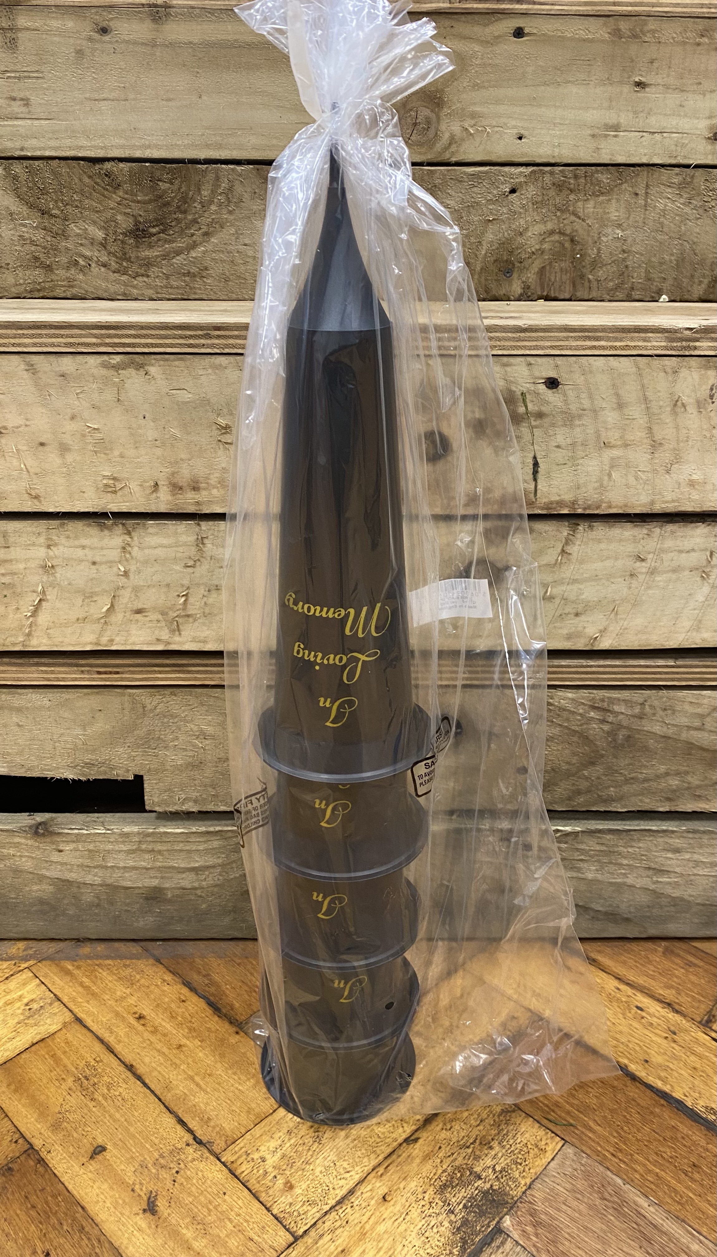 Pack of 5 Spike vases for grave.
